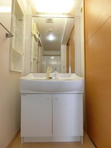 グランディアの洗面所|スペースが確保できる洗面所です