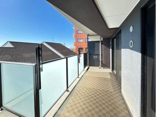 サンクレイドル武蔵野鷹の台のバルコニー|洗濯物を干すだけでなく、ちょっとした気分転換の場所としても最適です