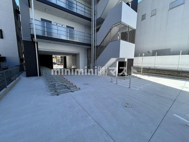 CREST TAPP 野田の駐車場