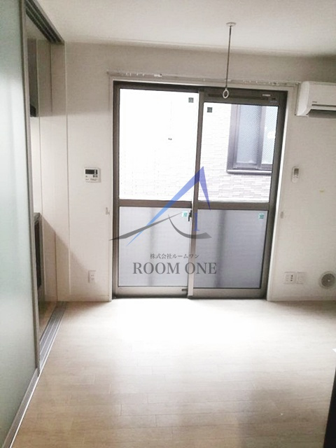 Reel.74の居間・リビング|洋室のお部屋です。