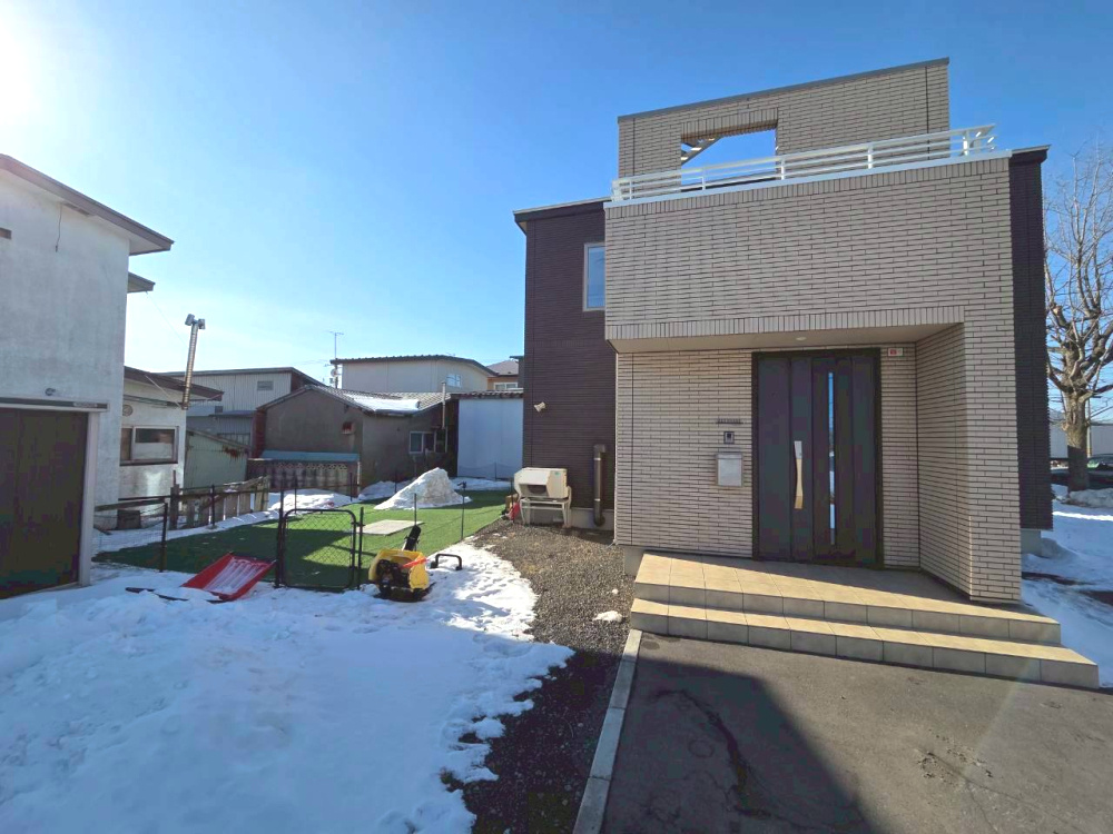 鳥取南5丁目　<一条工務店様施工>中古住宅の外観