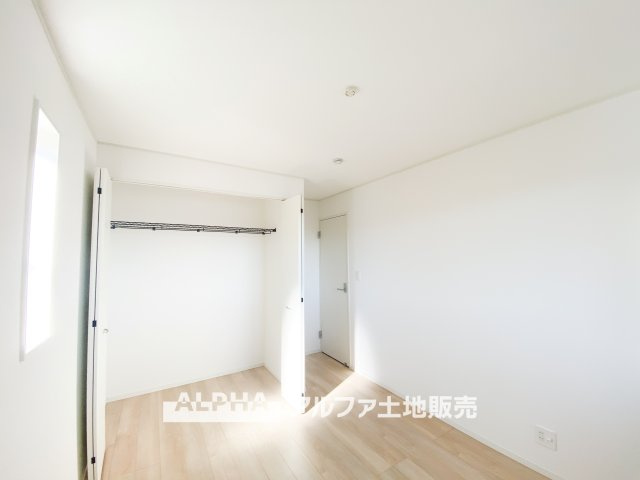 昭島市拝島町３丁目の新築一戸建の収納|【Go filled with memories】
◆ありったけの◆住空間をよりよくするためには大切な収納スペース。時が経ち思い出がここに詰まっていく。