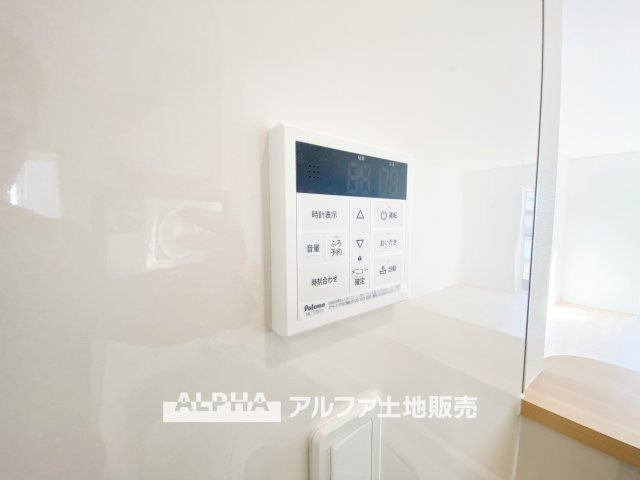 昭島市拝島町３丁目の新築一戸建の発電・温水設備