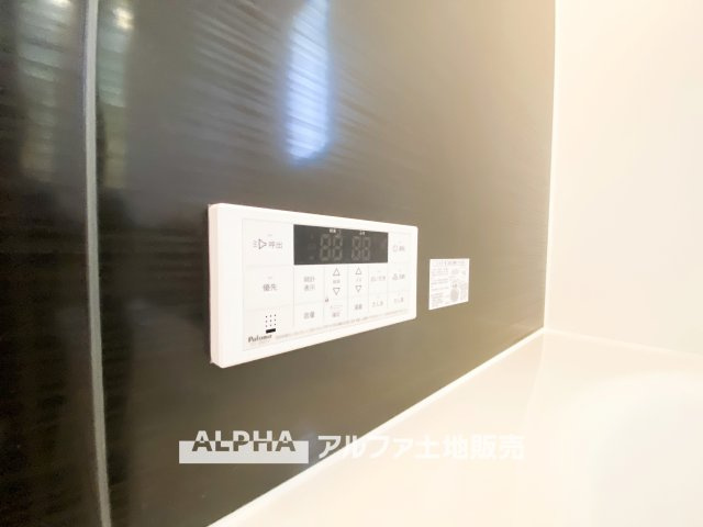 昭島市拝島町３丁目の新築一戸建の発電・温水設備