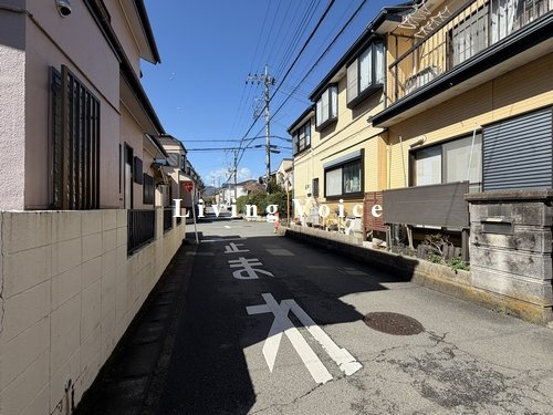 【仲介手数料０円】厚木市下荻野　中古一戸建ての前面道路含む現地写真|【仲介手数料０円】厚木市下荻野　中古一戸建て