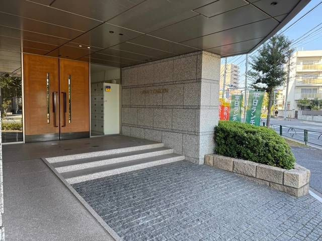 ＬＡＮＡＩ　Ｔ　ＧＡＲＤＥＮのエントランス