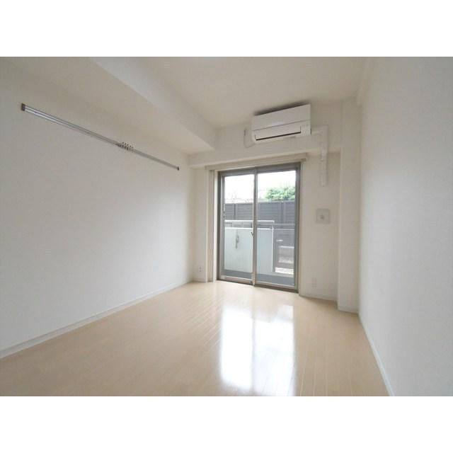 ガーラプレイス八幡山弐番館の居間・リビング