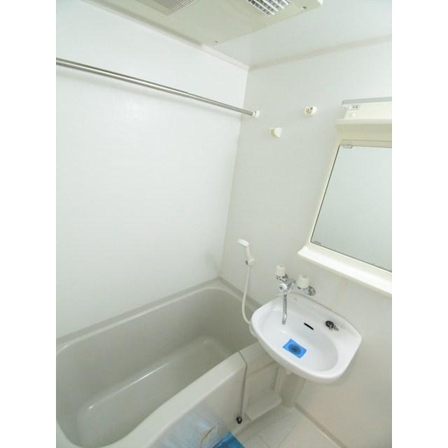 ガーラプレイス八幡山弐番館の浴室