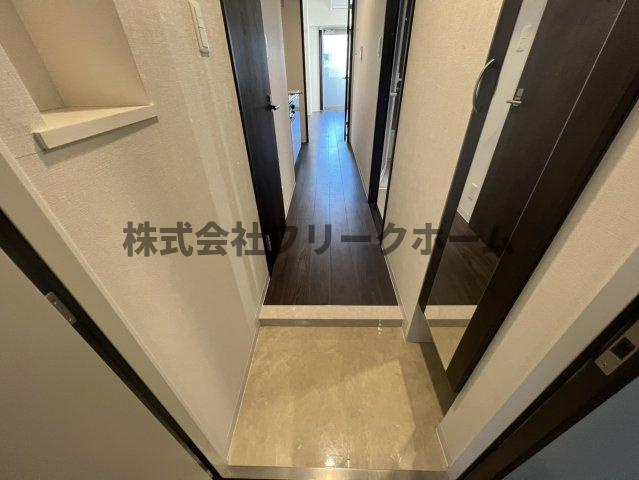 三鷹市下連雀３丁目の賃貸マンションの玄関