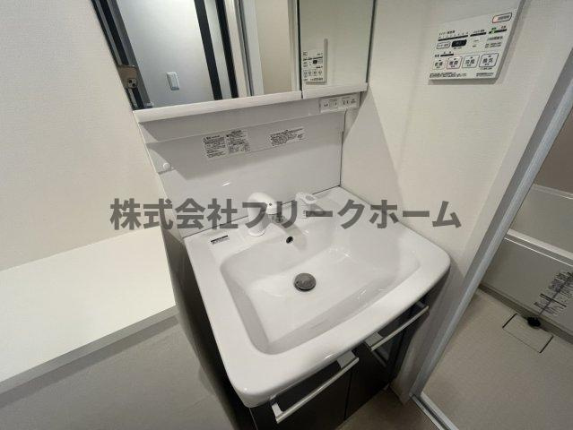 三鷹市下連雀３丁目の賃貸マンションの洗面所