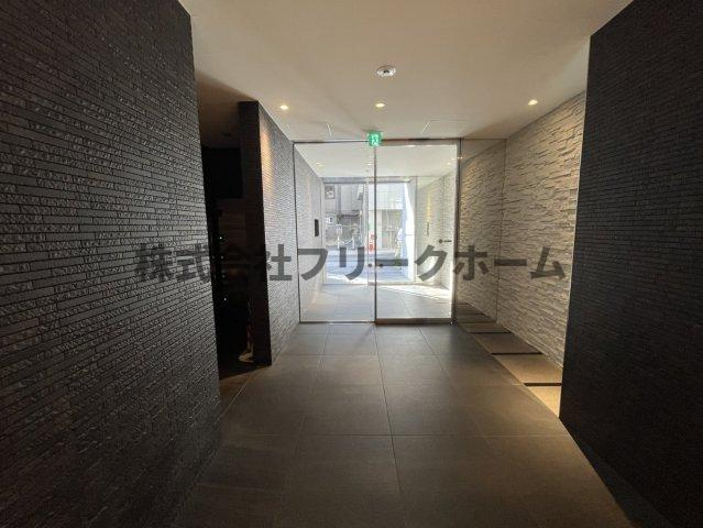 三鷹市下連雀３丁目の賃貸マンションのロビー