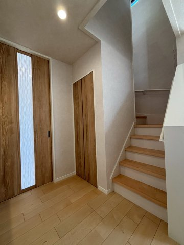 PEAKS山の田中央の内装