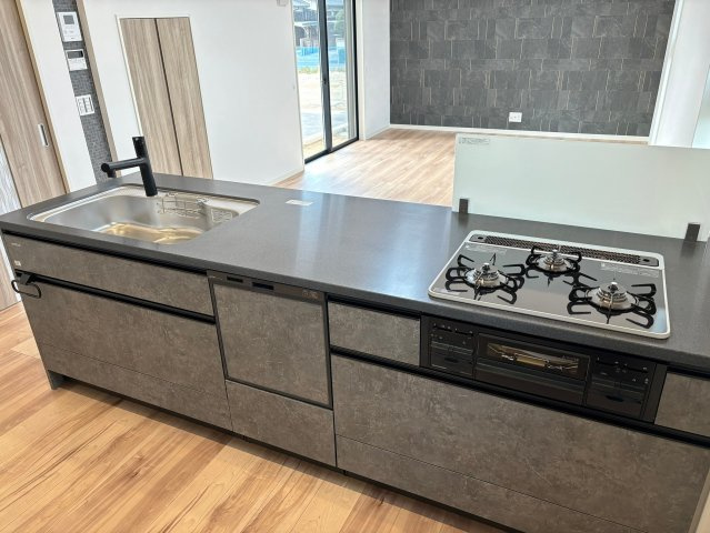 PEAKS山の田中央のキッチン|※ イメージ施工例　システムキッチン