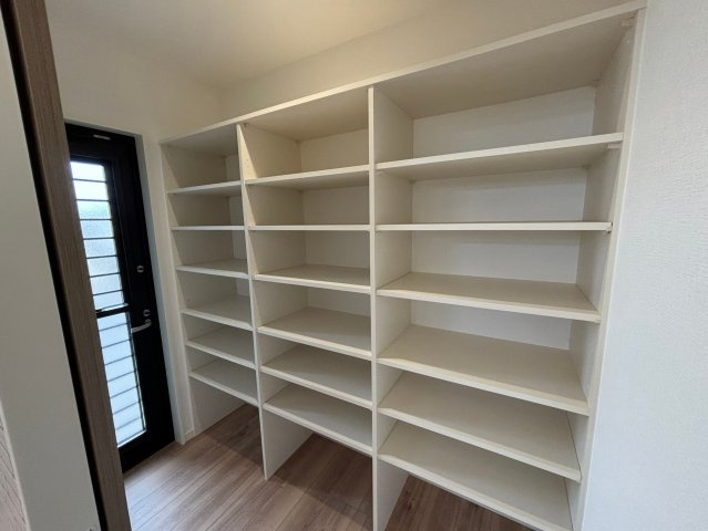 PEAKS山の田中央の収納|※ イメージ施工例　パントリー収納