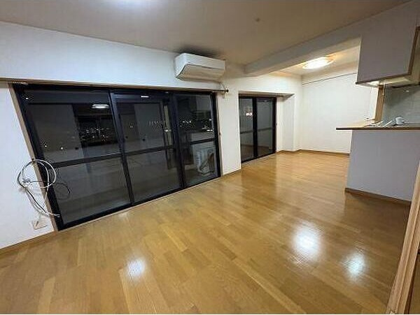 サーパス平成の居間・リビング