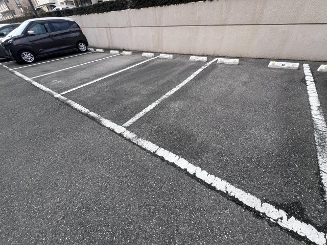 ユニライフ明石魚住の駐車場
