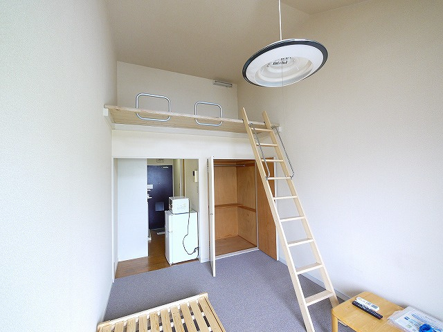 レオパレス法華寺の居間・リビング|使いやすいリビングです