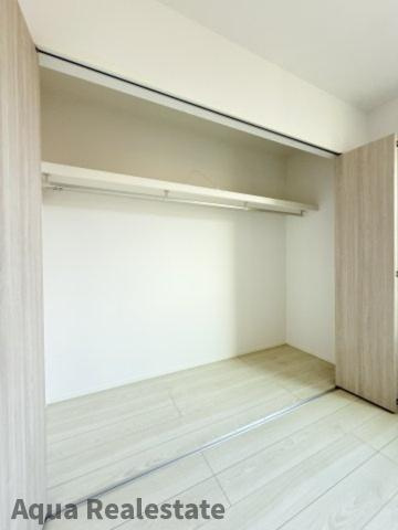 オール電化デザイナーズハウス高松市木太町建売㉒の収納|いつでもお部屋をスッキリお使いいただける収納スペースを設置。