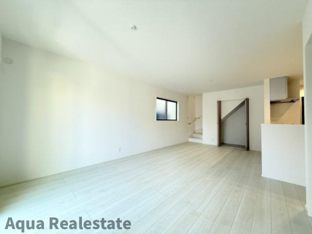 オール電化デザイナーズハウス高松市木太町建売㉒の居間・リビング|家族団欒の場所としてゆったりと居心地の良いリビングです。