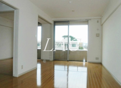 【居間・リビング】 | プレジール立川 | 洋室のお部屋です。