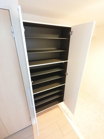 グランドアプティーの玄関