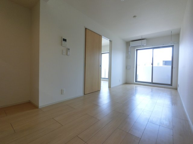 グランドアプティーの居間・リビング