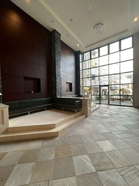 Lasante京橋のロビー