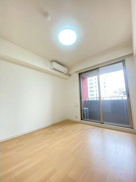 Lasante京橋の洋室