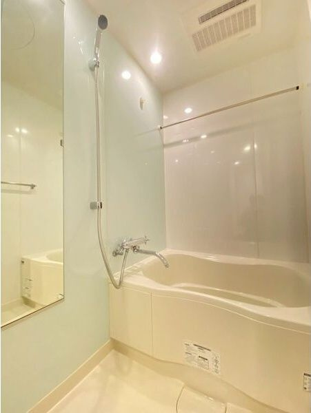 Lasante京橋の浴室