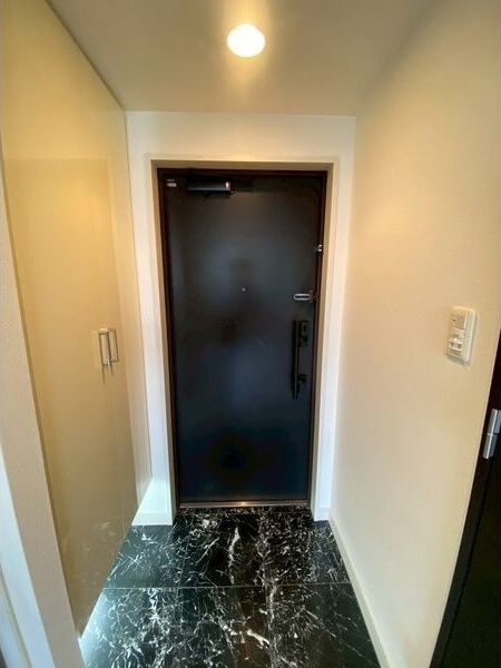 Lasante京橋の玄関