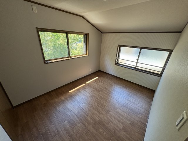 下畑町戸建の寝室