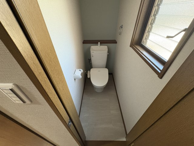 下畑町戸建のトイレ