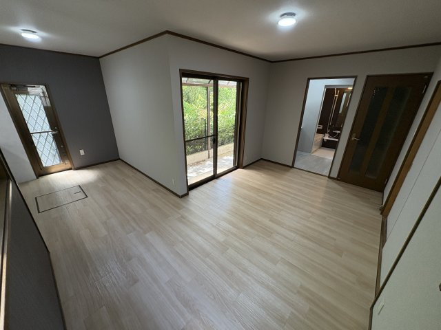 下畑町戸建の居間・リビング