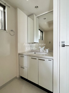 【洗面所】 | アーデンタワー北堀江 | 収納たっぷりの独立洗髪洗面化粧台♪