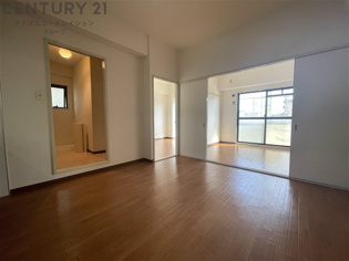 床色が落ち着いた色合いで綺麗です♪