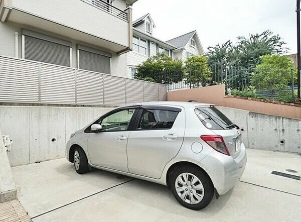 貴船の家ⅢＡの駐車場