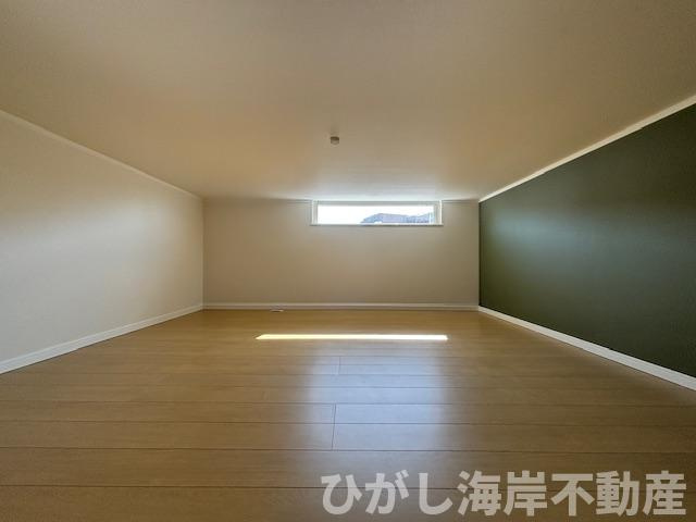 茅ヶ崎市緑が浜　新築戸建の内装|8帖　小屋裏収納