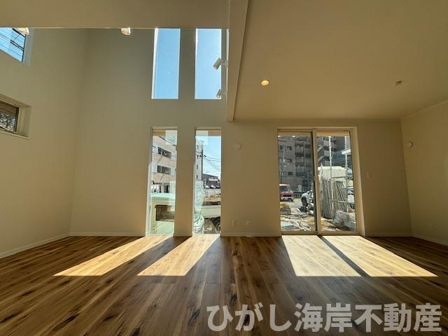 茅ヶ崎市緑が浜　新築戸建の居間・リビング|19.5帖　吹抜付LDK