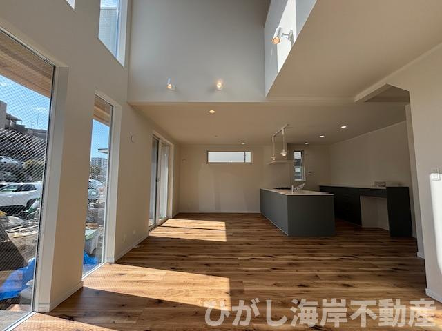 茅ヶ崎市緑が浜　新築戸建の居間・リビング|19.5帖　吹抜付LDK