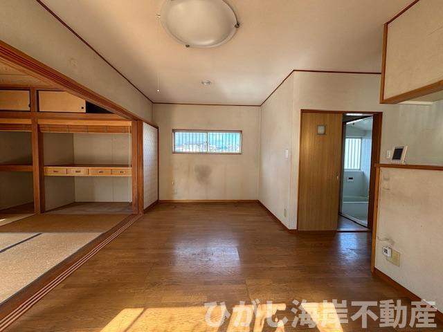 茅ヶ崎市白浜町 　中古戸建のダイニング|室内クリーニング済み！　13.5帖　LDK