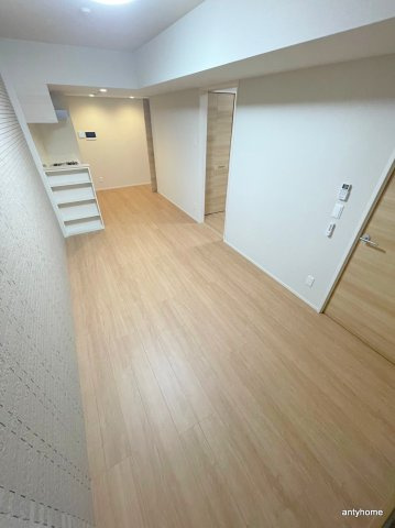 IBC Residence West　仲介手数料無料の居間・リビング