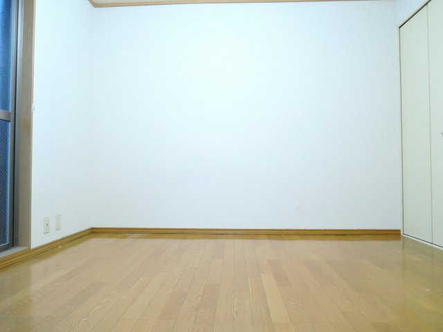 ミレニアム北園の洋室