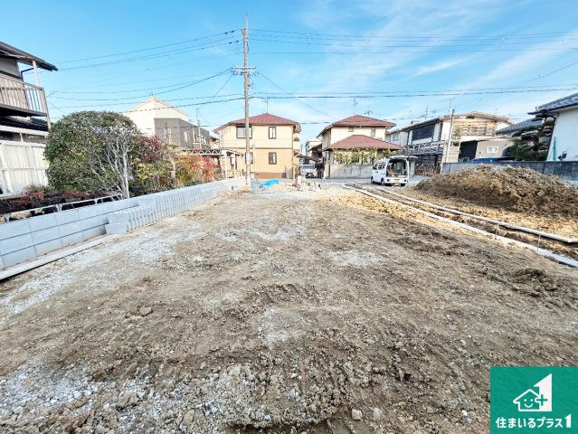 羽曳野市羽曳が丘西　新築一戸建ての外観|周辺は落ち着いた街並みの住宅地！子育てがしやすい住環境です！まだ未完成ですが、現地でしかわからない事もございます。是非一度ご覧ください。