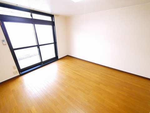 レオパレスナカノの居間・リビング|寝室にぴったりのお部屋です