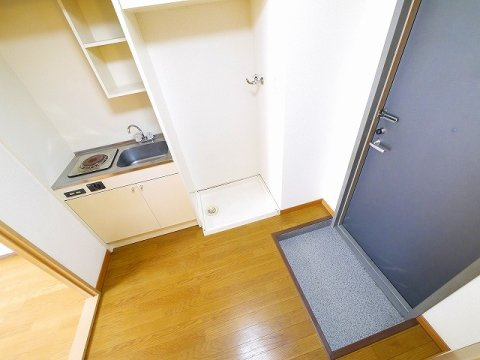 レオパレスナカノの玄関|明るい玄関です