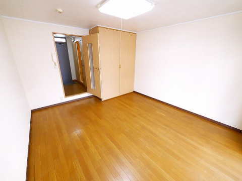 レオパレスナカノの洋室|明るい洋室です