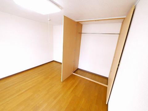 レオパレスナカノの収納|便利な収納スペースです