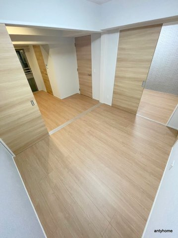 IBC Residence West　仲介手数料無料の居間・リビング