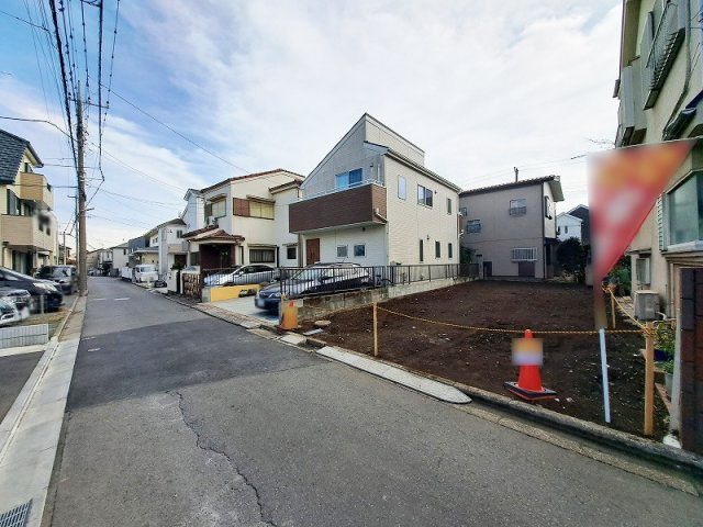 【前面道路含む現地写真】 | 東久留米市氷川台2丁目　新築一戸建住宅　全1棟　(保谷店) | 緑豊かな住宅地でのびのびとした暮らし。