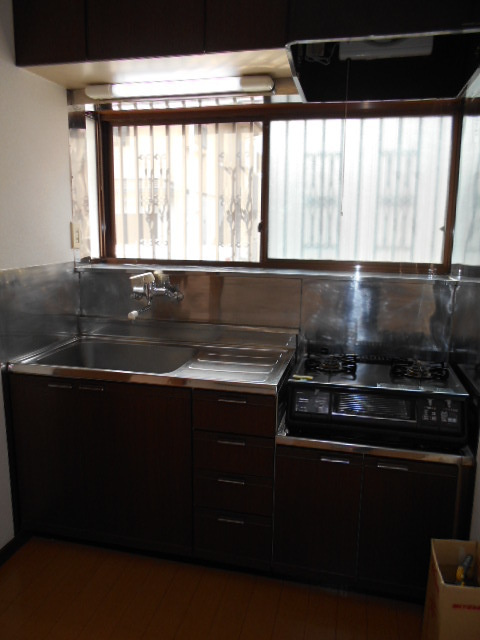 ハイム滝のキッチン|☆吊戸棚もあります☆